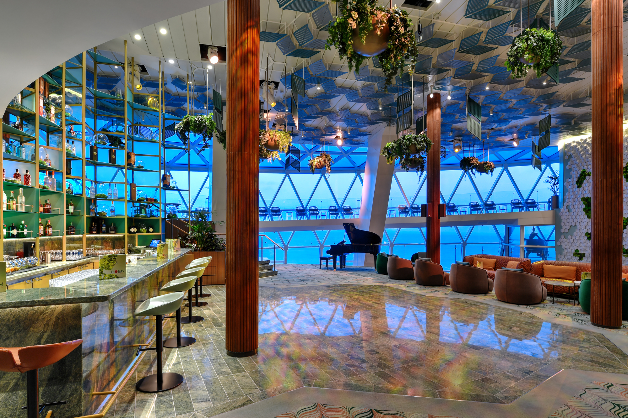MyCruise Celebrity-Cruises Beyond Offentlige-arealer Barer-lounger-atrium15